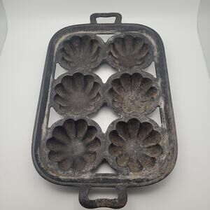 Vintage Cast Iron 6 Well Turks Head Gem Mold Pan Corn Bread Rustic Bakeware
